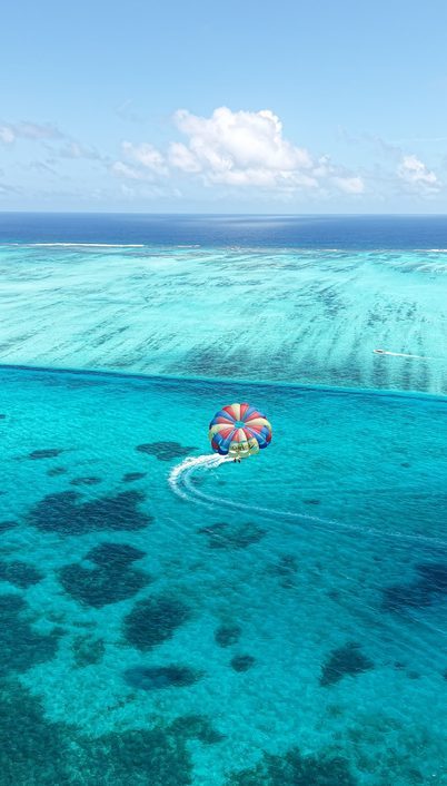 Toma aérea con dron del mar de San Andrés